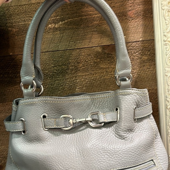 COLE HAAN LEATHER BUCKLE SHOULDER BAG IN GRAY pebbled leather - Picture 2 of 11